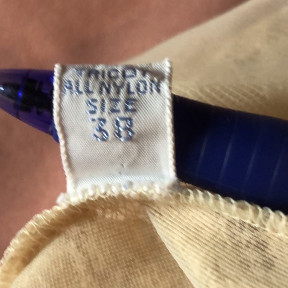 Vintage Vanity Fair nude/ivory maxi night gown/nude lace bodice/full skirt 38 - Picture 12 of 13